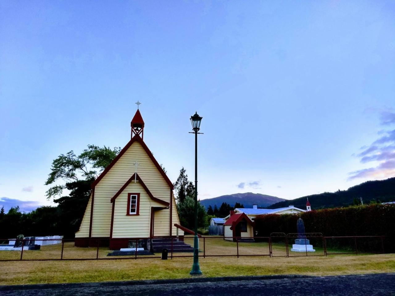 Tokaanu Lodge Motel Turangi Exteriör bild